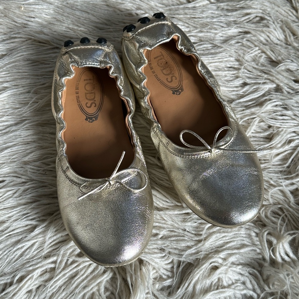 TOD'S Metallic Gold Leather Ballet Flats